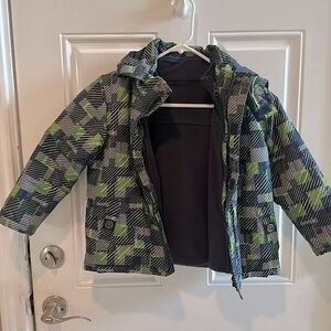 Boys coat 5T used